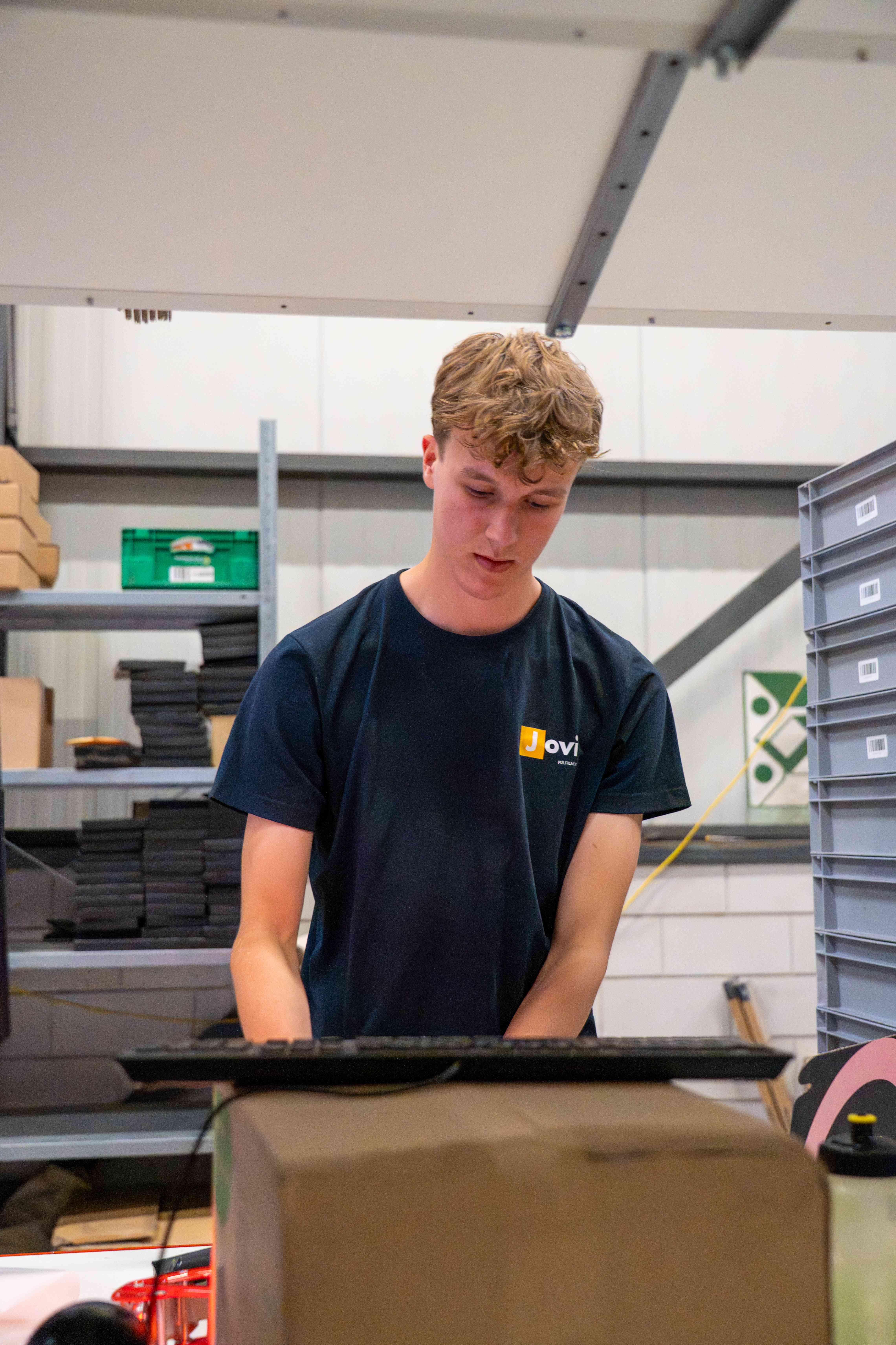 Jovi Fulfilment medewerker aan het werk